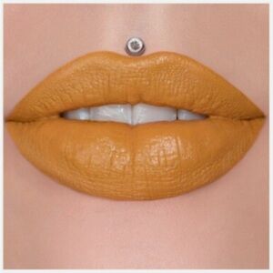 Jeffree Star Velvet Trap - Extending the Olive Branch